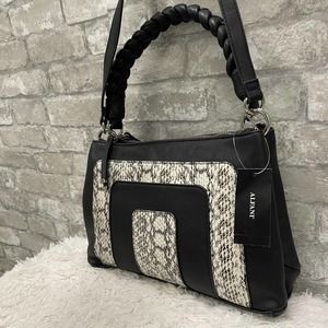$129.50 Retail ALFANI TWISTED HANDLE BLCK SNAKE